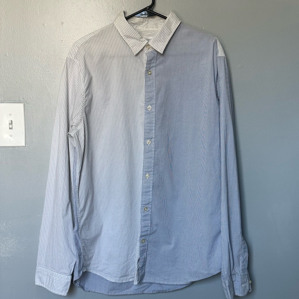 Vintage GAP Blue and White Casual Button Down Shirt